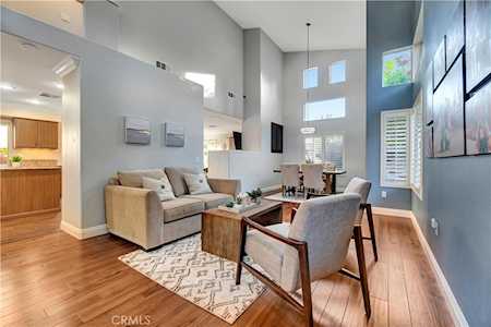 66 Fairfield Lake Forest, CA 92610
