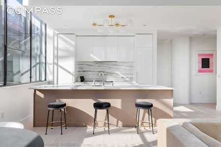 338 Berry St #3-D Brooklyn, NY 11211