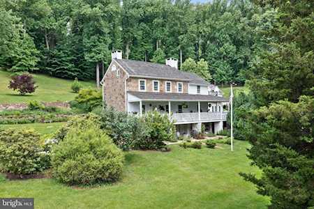 1129 Davis Ln Chester Springs, PA 19425