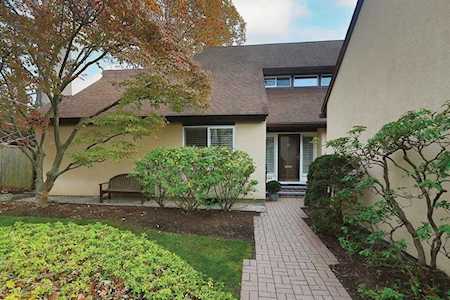 293 Goddard Ave #293 Brookline, MA 02445