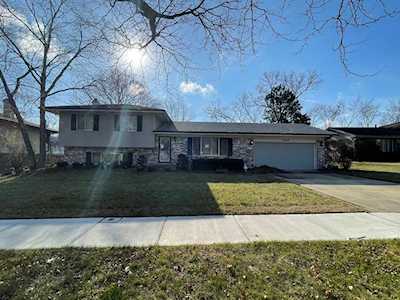 143 Lewis Ct Schaumburg, IL 60193
