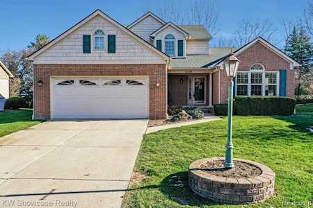 23394 Mystic Forest Dr Novi, MI 48375
