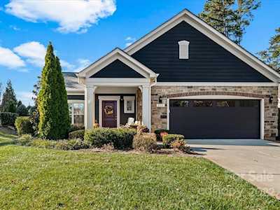 8219 Parknoll Dr Huntersville, NC 28078