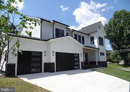 1918 Anderson Rd Falls Church, VA 22043