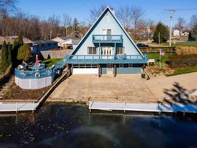 11381 NE Wawasee Drive Syracuse, IN 46567