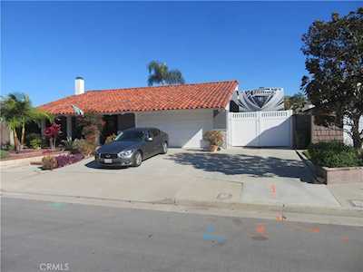 21112 Strathmoor Huntington Beach, CA 92646