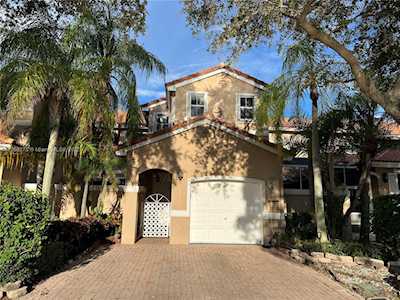 1185 Weeping Willow Way Hollywood, FL 33019