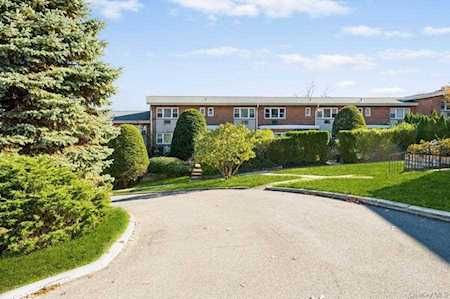 669 Pelham Road #C8 New Rochelle, NY 10805