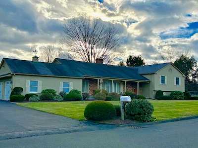28 Apricot Hill Lane West Springfield, MA 01089