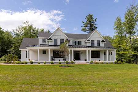 28 Autumn Ln Rye, NH 03870