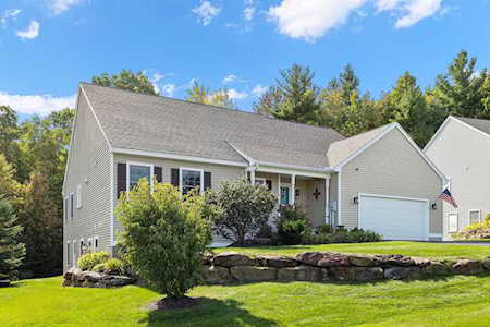 40 Stone Sled Ln Bow, NH 03304