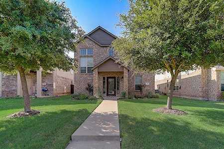 322 Tribute Road Lancaster, TX 75146