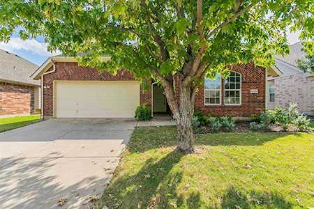 5805 Greenmeadow Drive Denton, TX 76226