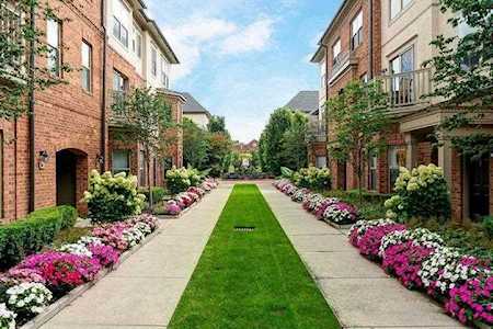 32 Victorian Gate Way Columbus, OH 43215