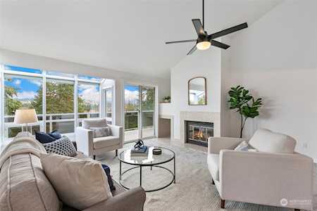 15718 NE 70th Ct Redmond, WA 98052