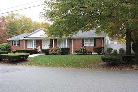 2 Countryside Dr North Providence, RI 02904