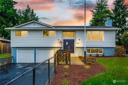8406 68th Avenue Ct E Puyallup, WA 98371