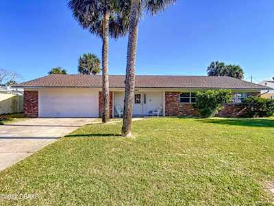 889 Derbyshire Road Daytona Beach, FL 32117