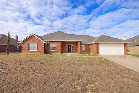 1015 Meadow Hill Drive Lavon, TX 75166
