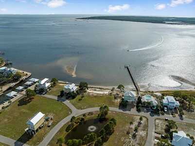 49 Top Sail Way Wakulla, FL 32346