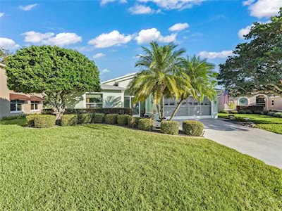 1209 Meadowbend Dr Leesburg, FL 34748