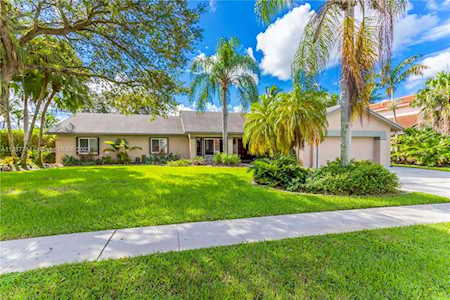 20020 NW 5th St Pembroke Pines, FL 33029