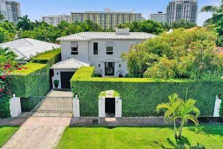 5657 La Gorce Dr Miami Beach, FL 33140