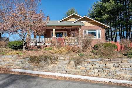 21 Lookout Dr Asheville, NC 28804