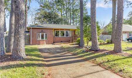 493 Beacon Hill Circle Norfolk, VA 23502