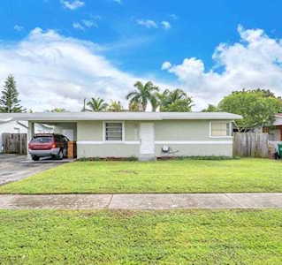 7750 NW 40th St Hollywood, FL 33024