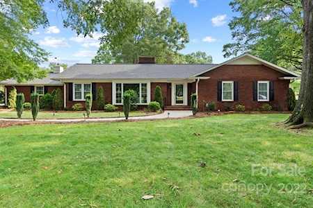 10 33rd Ave NW Hickory, NC 28601