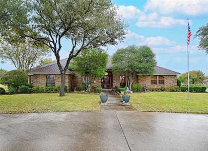 804 Rock Creek Drive Oak Leaf, TX 75154