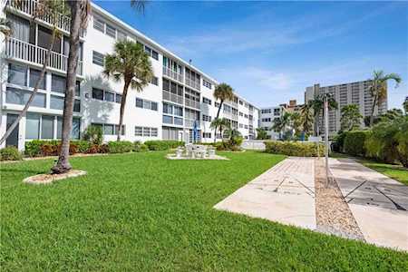 3221 NE 8th St #305 F Pompano Beach, FL 33062