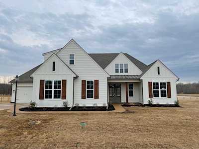 260 Burrow Dr Piperton, TN 38017