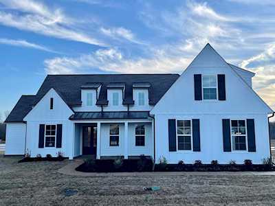 250 Burrow Dr Piperton, TN 38017