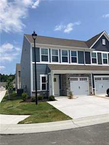 1607 Songbird Ln Chesapeake, VA 23323