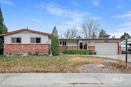 8357 W Bloomfield Dr Boise, ID 83704-7106