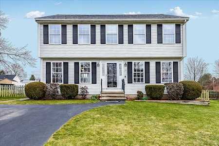 25 Cheryl Lee Ln Lowell, MA 01854