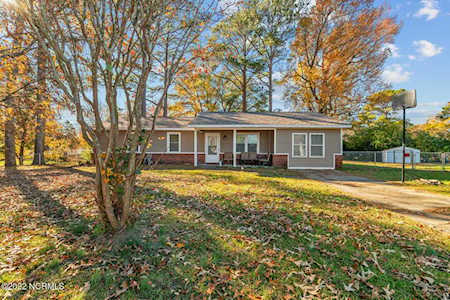 111 Royal Court Jacksonville, NC 28546