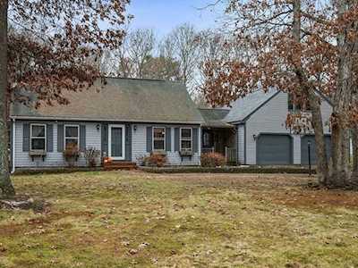 27 Captains Way Lakeville, MA 02347