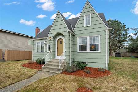 210 Gove St Steilacoom, WA 98388