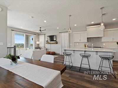 4198 E Wolf Tree St Boise, ID 83716