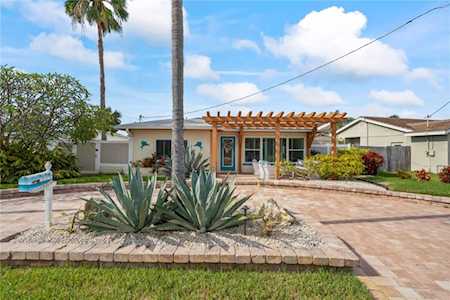 737 Pruitt Dr Madeira Beach, FL 33708