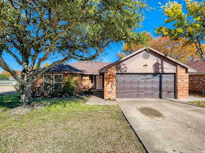 2917 Tina Street Sachse, TX 75048