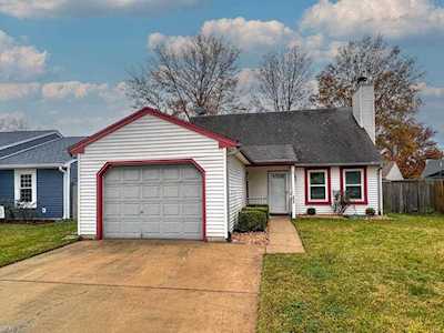 1033 Blairmore Dr Virginia Beach, VA 23454