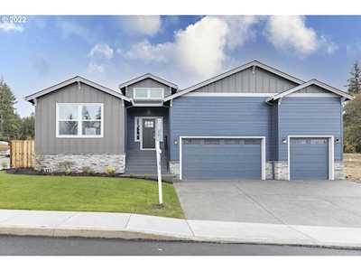1376 NE Moore AVE Estacada, OR 97023