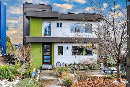 7348 30th Ave SW Seattle, WA 98126