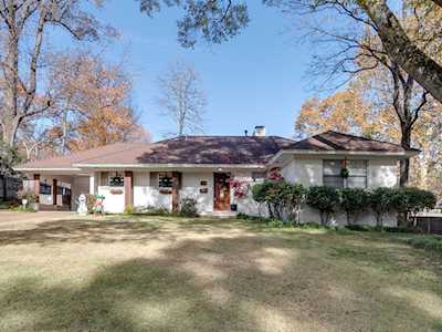4200 Chickasaw Rd Memphis, TN 38117