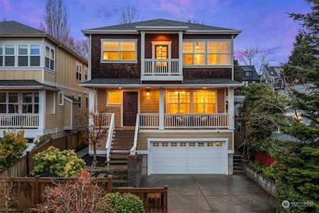 5933 32nd Ave SW Seattle, WA 98126