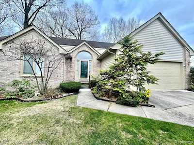 41611 Blairwood Circle #2 Northville Twp, MI 48170